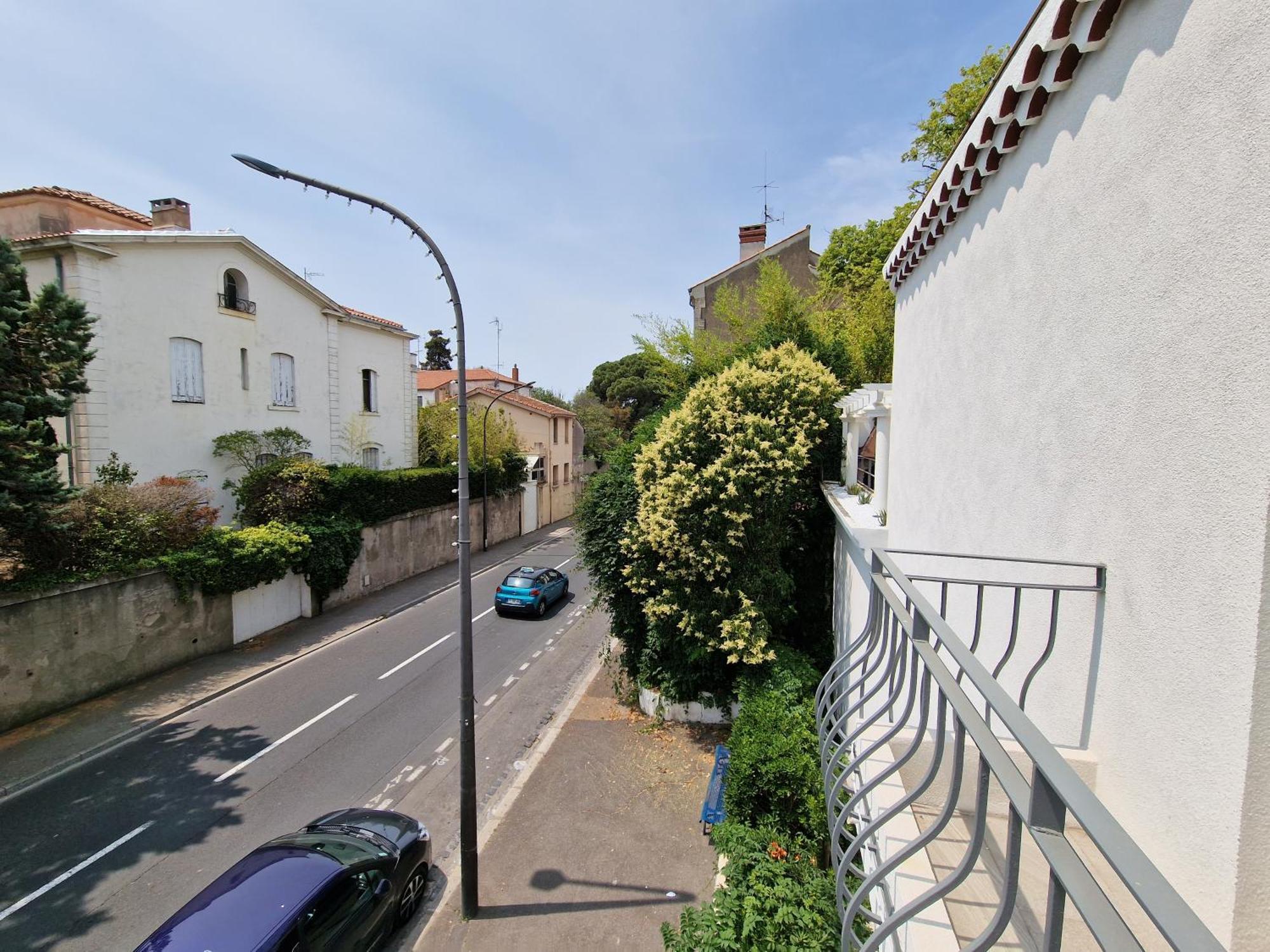 בזייה Maison Ping ,En Face Des Arenes מראה חיצוני תמונה