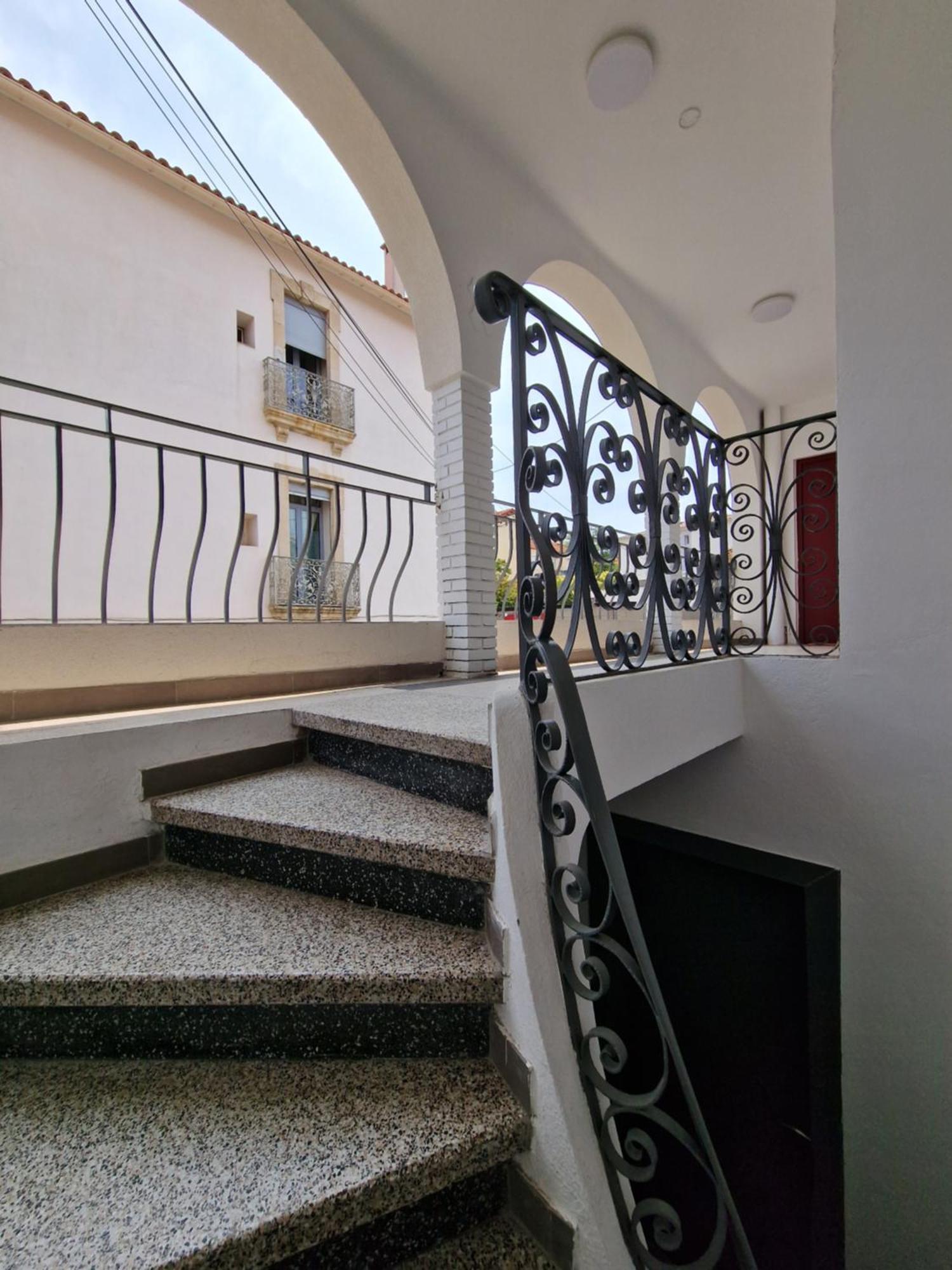 בזייה Maison Ping ,En Face Des Arenes מראה חיצוני תמונה